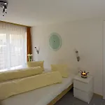 Eden 3*