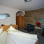 Eden Hotel 3*