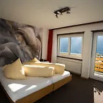 Otel Eden